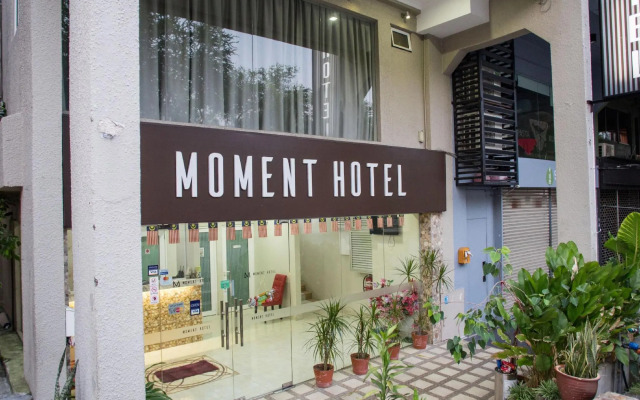 Moment Hotel