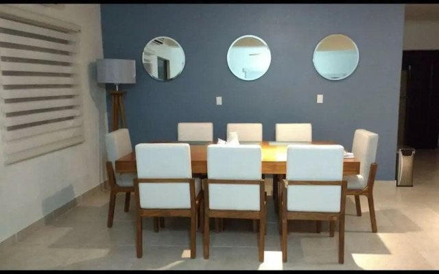 Big House Pool Grill, 4 Bedrooms 12 ppl AC Ocean View TV Wifi