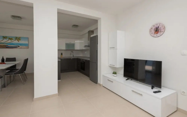Apartments Mladen