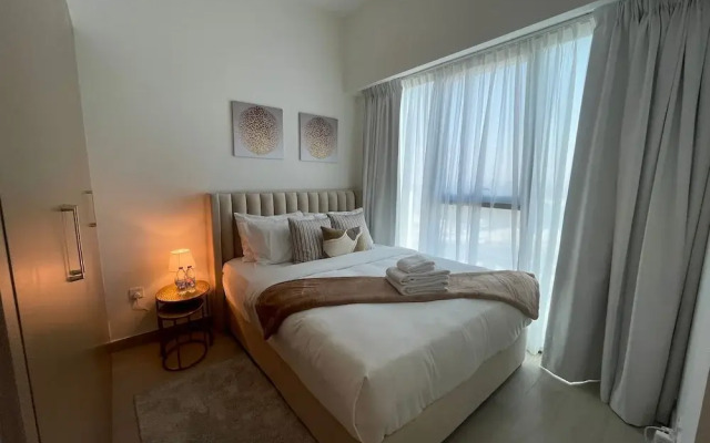 Azizi 1 BR Greek Views - 360 vacation