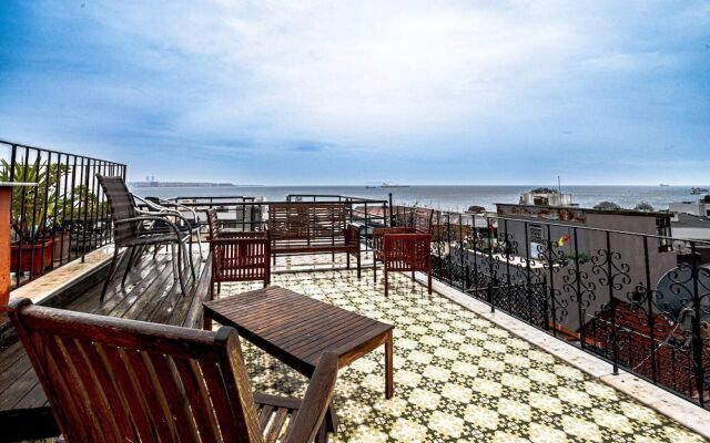 Room in Guest Room - Deluxe Double Room 4