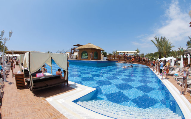 Quattro Beach Spa & Resort Hotel