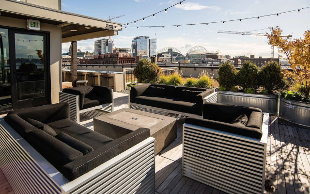 Pelicanstay in Stadium District