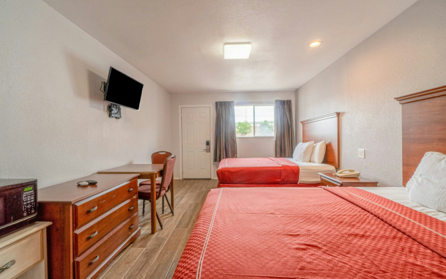 OYO Budget Inn Falfurrias Hwy 281