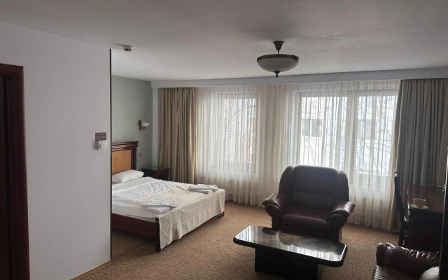 Hotel Bliss
