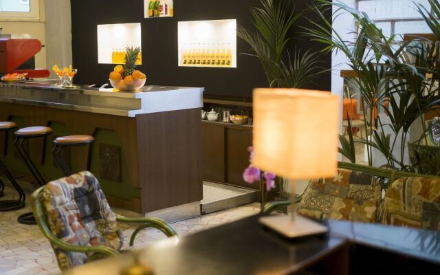 Hotel Lily