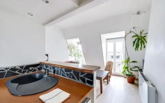 Paris 1st - Chatelet Les Halles - Rue Ferronnerie - Id 161