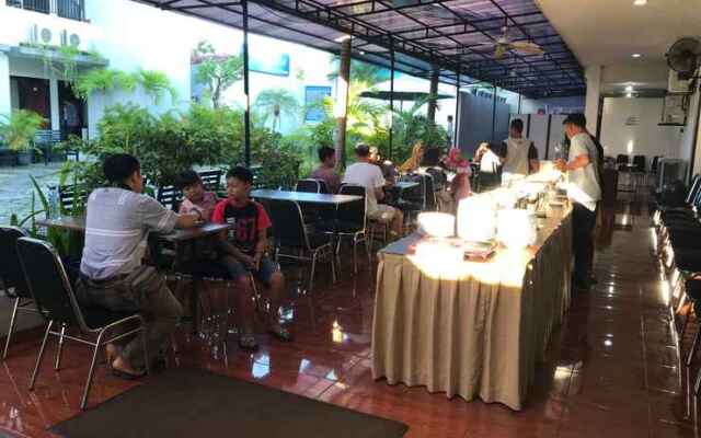 Tirta Kencana Hotel & Garden Resto