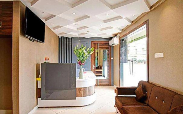 Fabhotel Royal Crystal