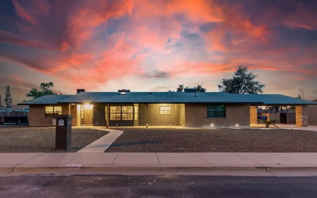 Glencove Mesa 4 Bedroom Home by RedAwning