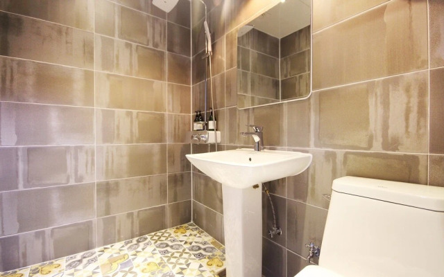 Yeosu 1st Avenue Hotel