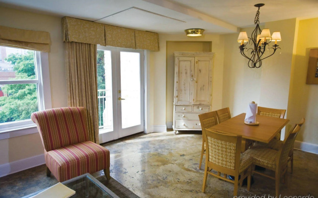 Club Wyndham Riverside Suites