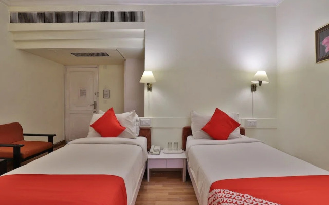 Hotel Crown by OYO Rooms