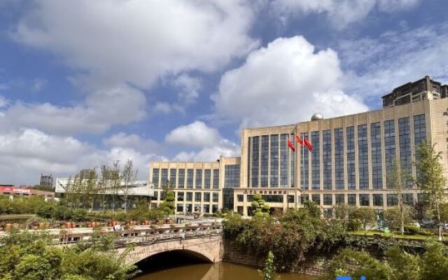 Rongchang Riel High-tech Hotel