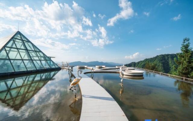 Yunfuli Cliff Hotel, Qili Pingye Luxury Hotel