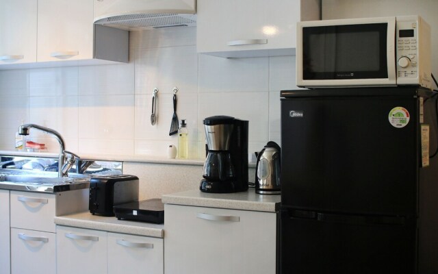 Flat Guest House - Hostel