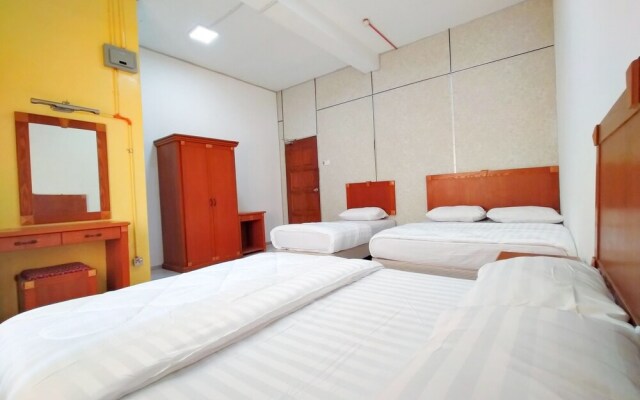 Oyo 89931 Aqamar Raxxiz Inn 1