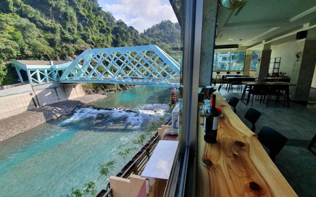 Wulai shuan hot spring house