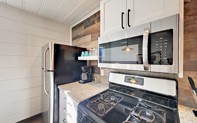 4093 Manzanita Ave Cabin Unit 5