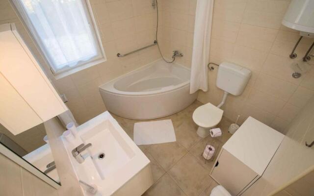 Apartments in Rab - Insel Rab 42670