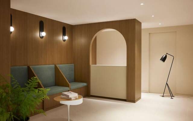 The Connoisseur Residence Hotel