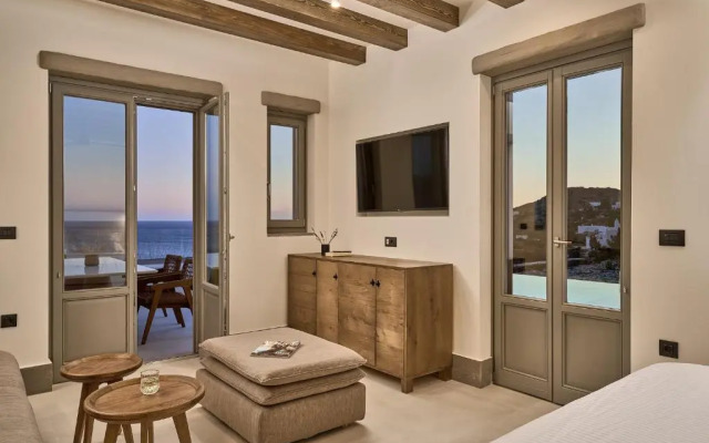 Ios Grand Pool Suites
