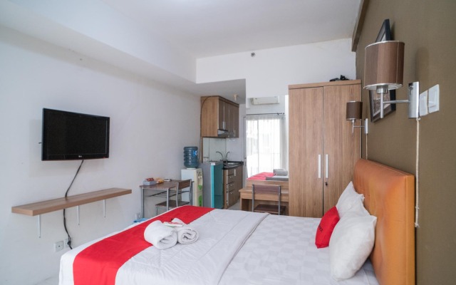 RedDoorz Apartment @ Skylounge Tamansari