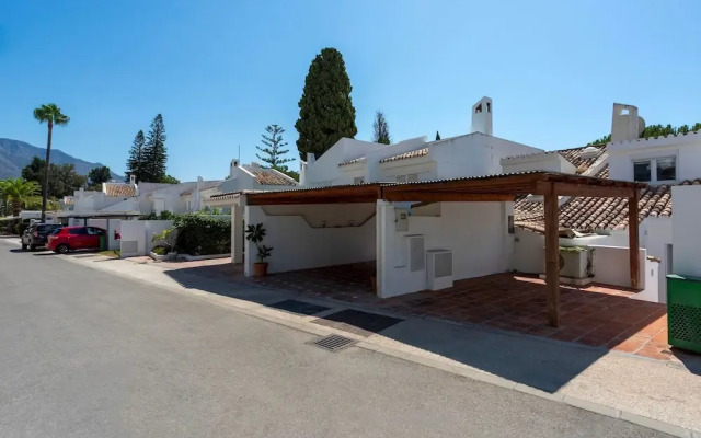 Magnificent 3BD Duplex With Pool in Marbella Aloha Golf II