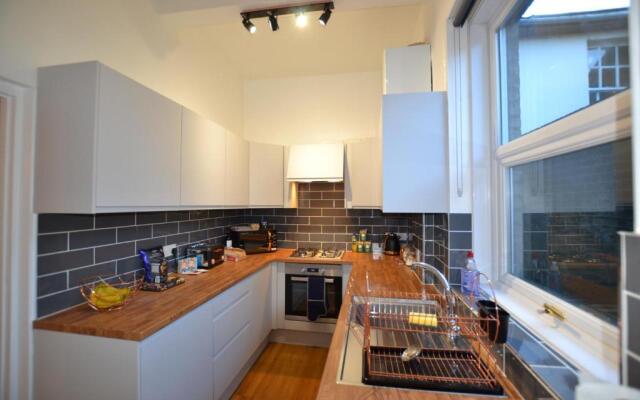 Mayflower Boutique Apartment - 2 Bedrooms Apartment - Stayseekers