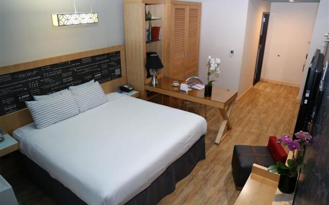 Tryp Times Square South
