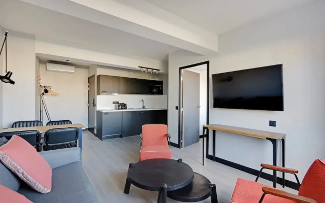 North Paris Suite