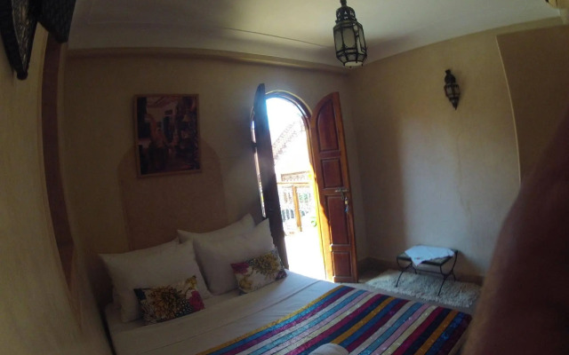 Riad Bonheur