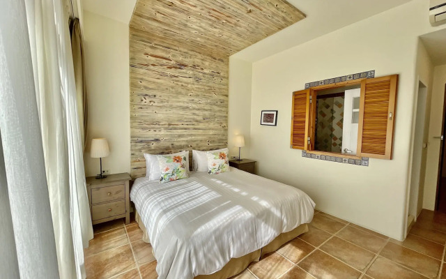 Spoondrift Hostal