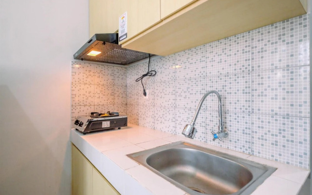 Comfort And Cozy 2Br Royal Heights Apartment