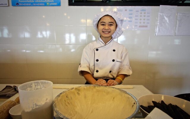 Phornpailin Riverside Resort