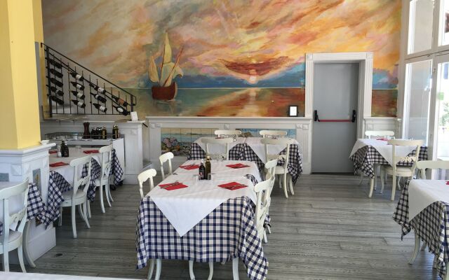 Hotel Alex