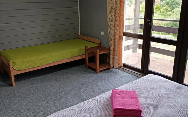 Садиба Янчар з Басейном