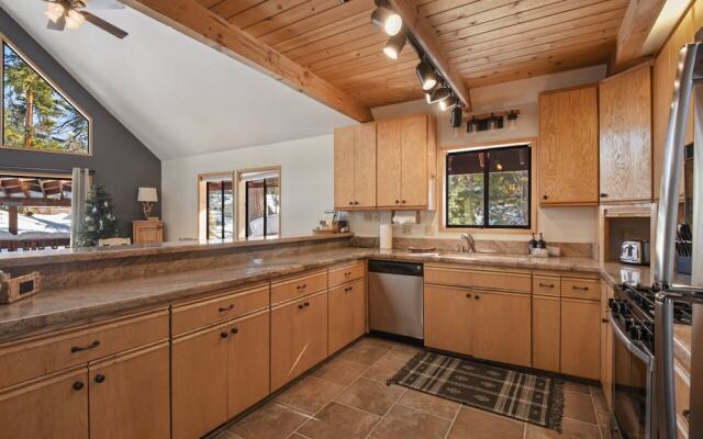 Tahoe Vista Lake Lodge