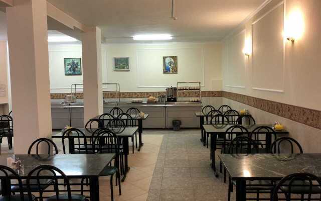 Lelux Hotel