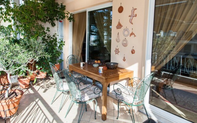 Beautiful 3 bedrooms apt in N. Smirni