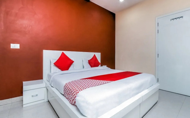 Hotel Heaven by OYO Rooms