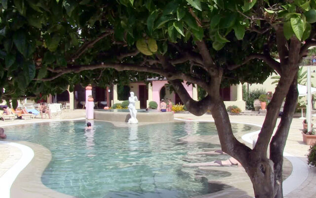 Hotel Tritone