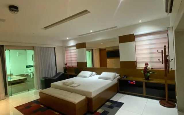 Lamour Motel