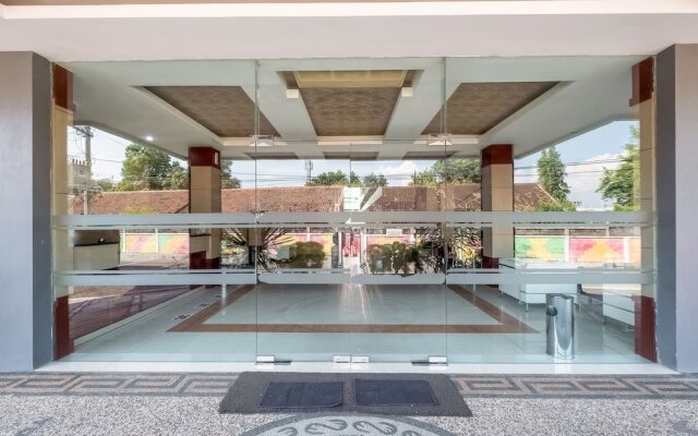 OYO Flagship Tembok Batu Residence