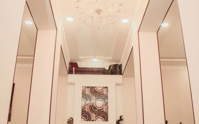 Navnihol Gold Hotel