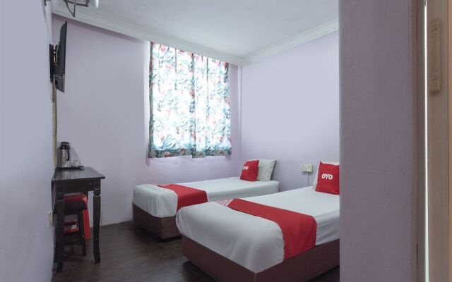 OYO 90417 Apollo Hotel