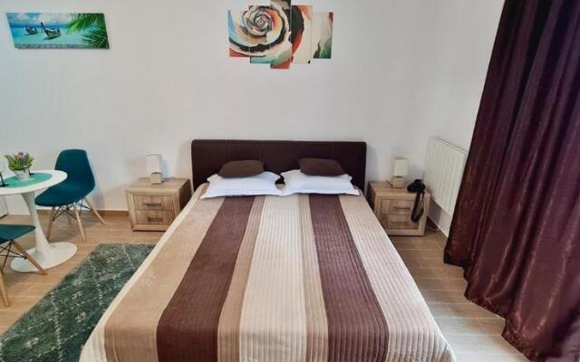 Studio Escape Mamaia next by LOFT
