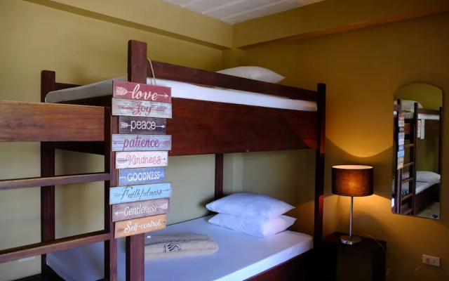 Pacific Waves Inn Annex