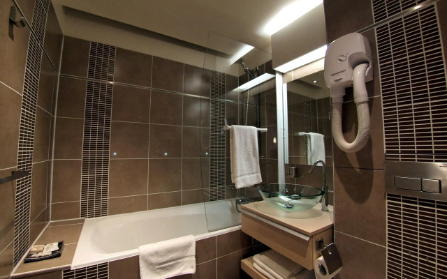 Hotel Volney Opera