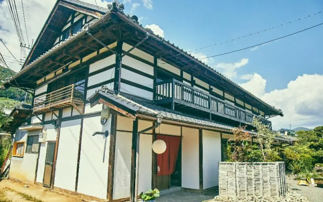 Kominkayado Loof Okanoie — 3-star hotel in Yamanashi